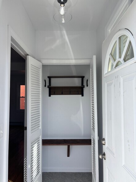 Building Photo - 5 Union St