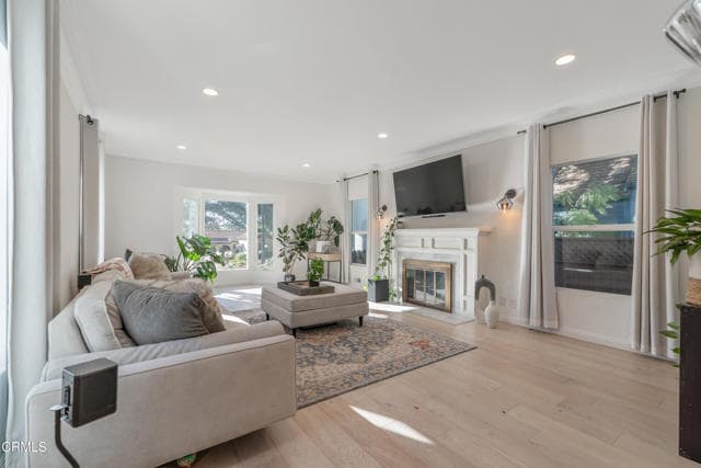 Building Photo - 5200 Dahlia Dr