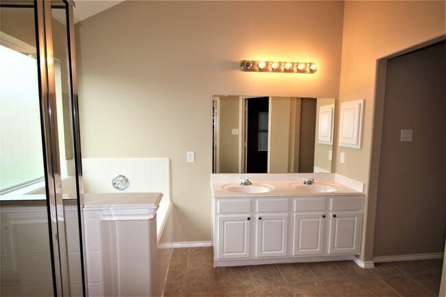 Building Photo - 3604 Kale St