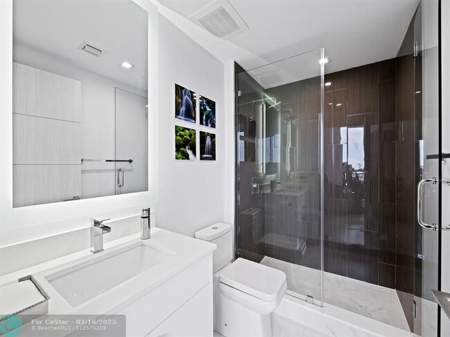 Building Photo - 1460 S Ocean Blvd