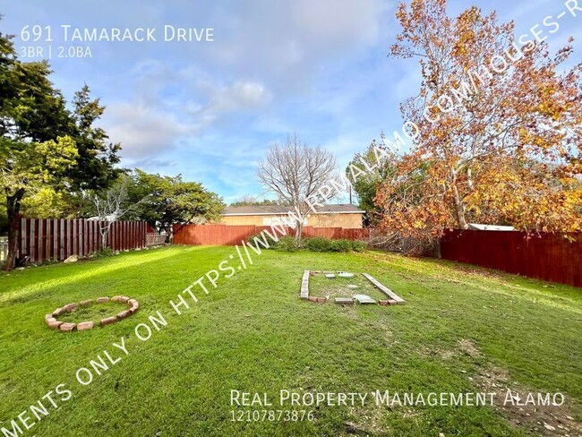 Building Photo - 691 Tamarack Dr