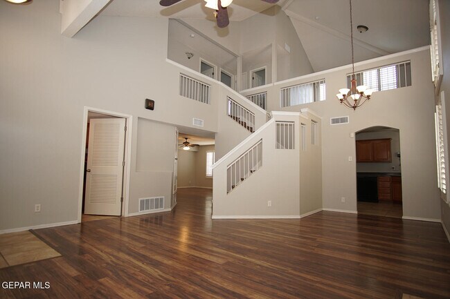 Building Photo - 10932 Acoma St