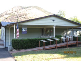 Building Photo - 3000 Rogue River Hwy