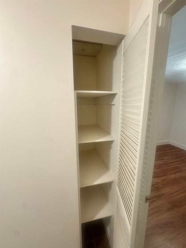 Building Photo - 1723 Carleton St