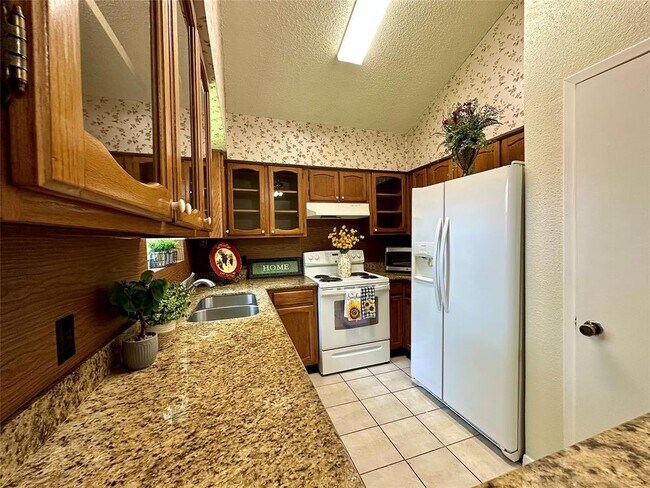 Building Photo - 9004 Vogue Ln