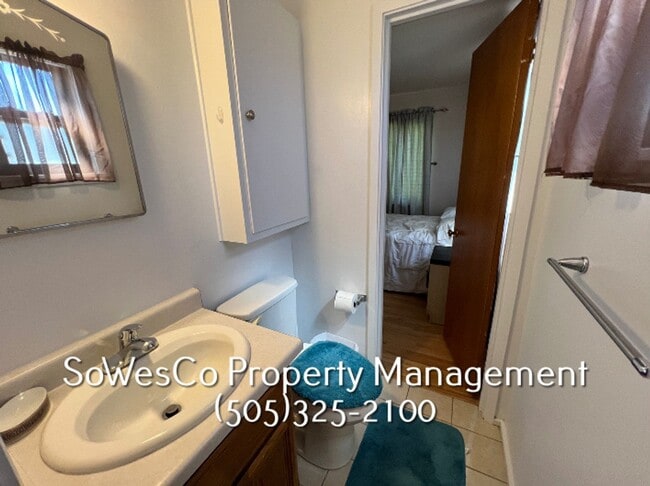 Building Photo - FULLY FURNISHED  3 Bedroom - Short or Long...