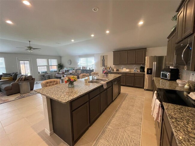 Building Photo - 2521 Weatherford Heights Dr