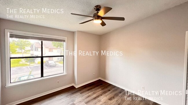 Building Photo - 3043 Antique Oaks Cir