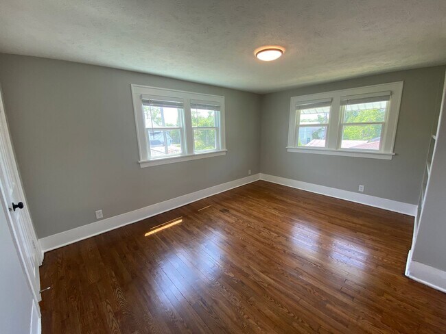 Building Photo - Fully Remodeled 3Bedroom House!