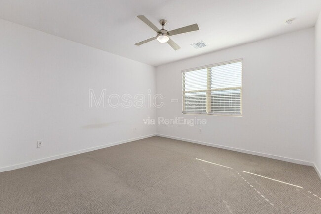 Building Photo - 35394 N Perennial St