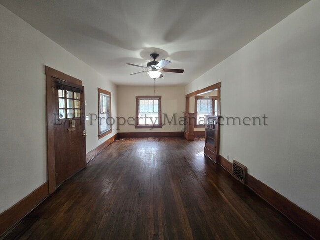 Building Photo - 907 N Faulkner St