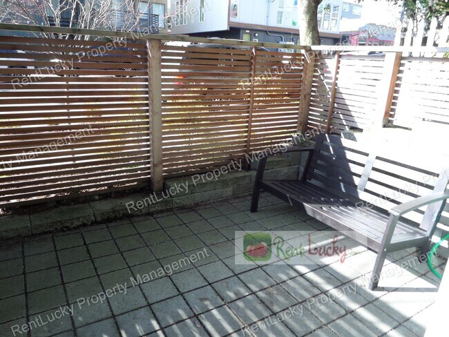 Building Photo - Spectacular VIEW 2 Bedroom+Den Townhome, Zoned For Residential & Commercial Use! Live and Work in...