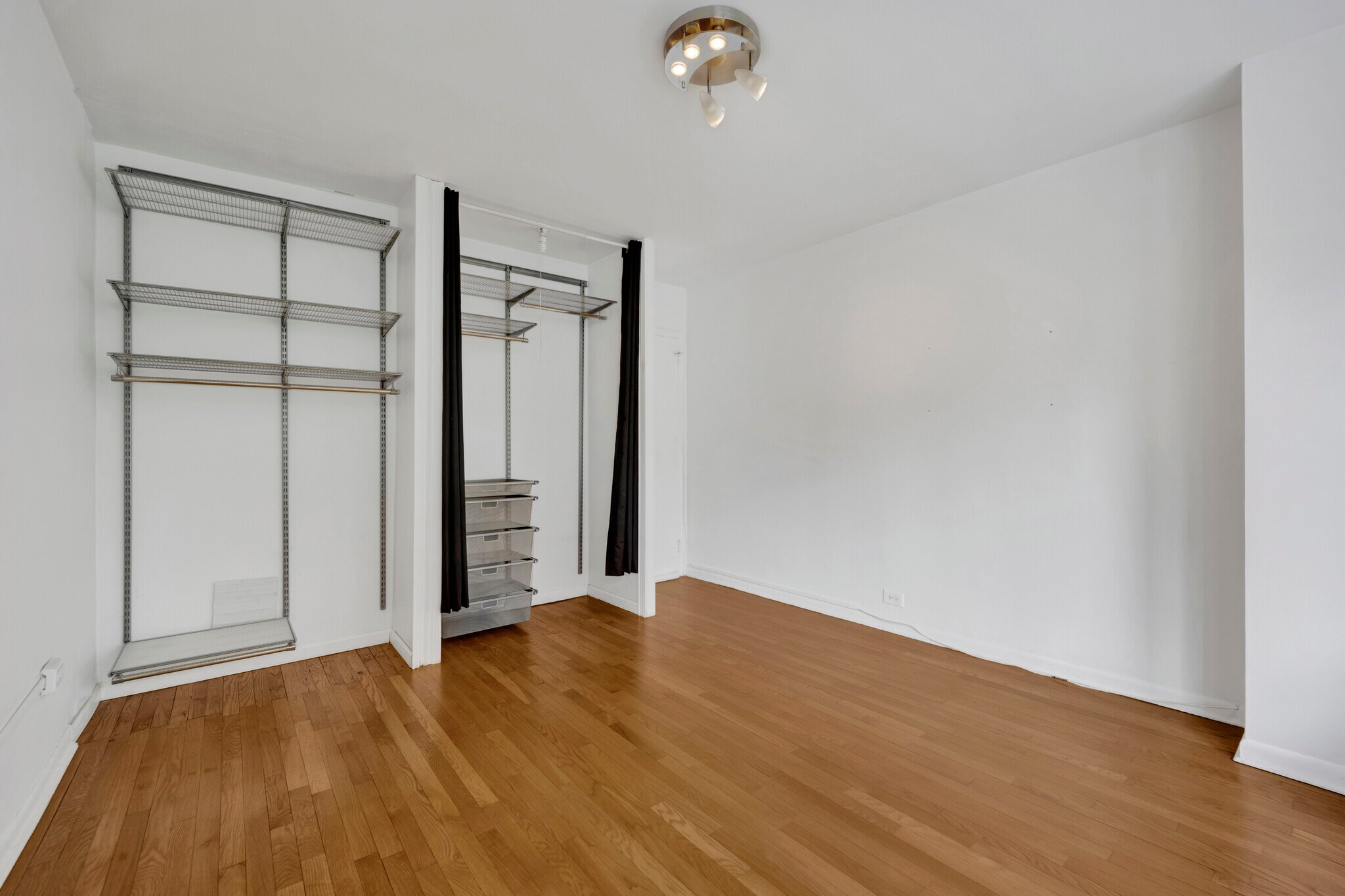 Building Photo - 1000 N Lake Shore Dr