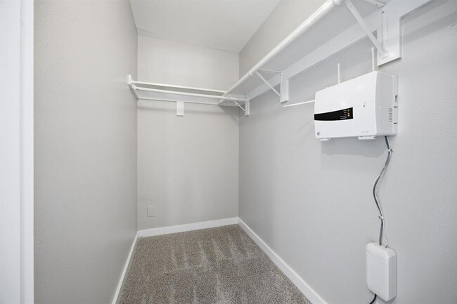 Building Photo - 6901 Bryn Mawr Dr