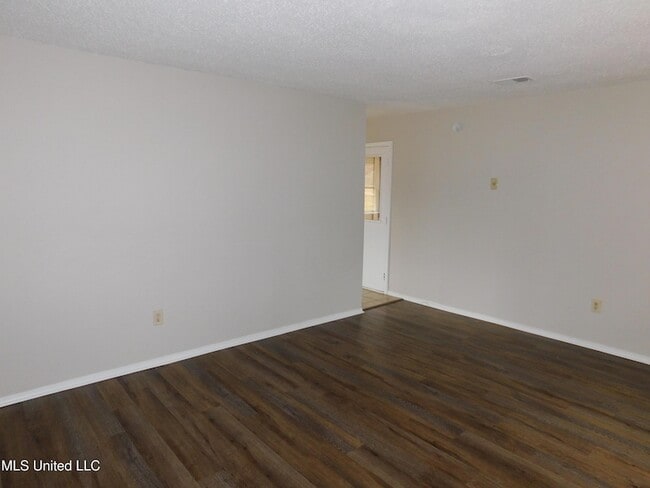 Building Photo - 5431 Nail Rd