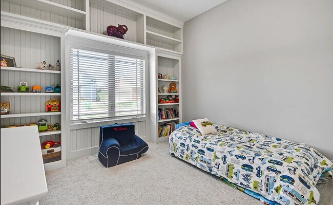 Building Photo - 4 BR/3BA | Newly Renovated Single Family Home | 3-Car Covered Parking | Back Deck