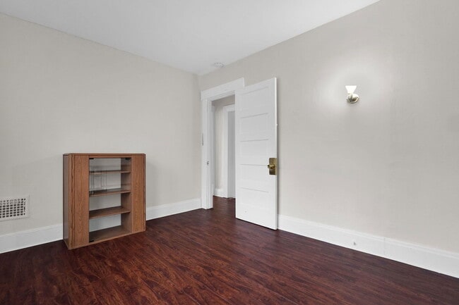 Building Photo - 182 E Patterson Ave