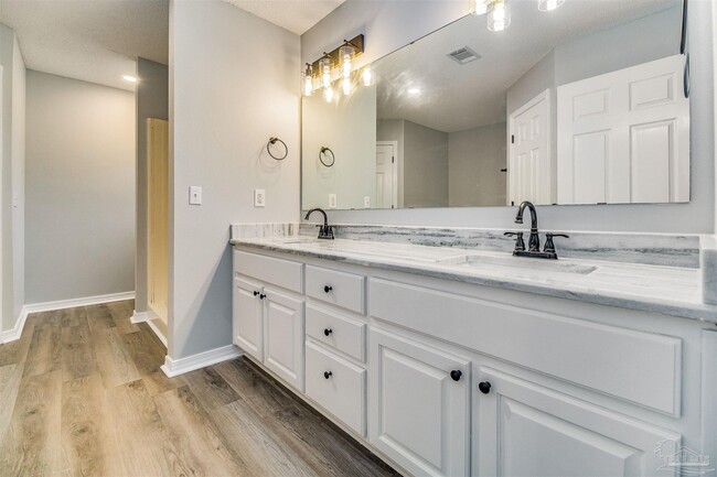 Building Photo - 9144 Sebring Dr