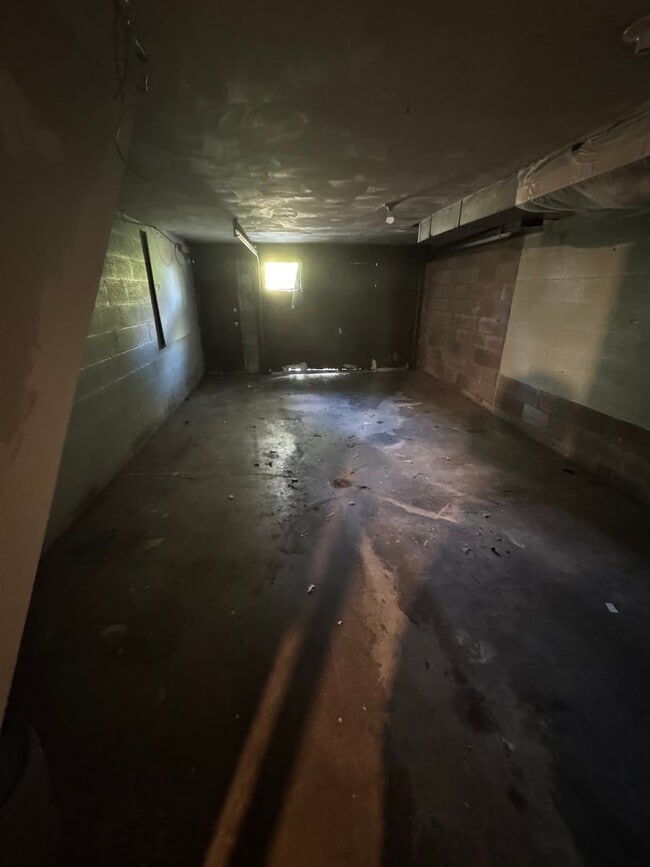 Building Photo - 2-Bedroom 1-Bathroom townhouse in McKeesport!