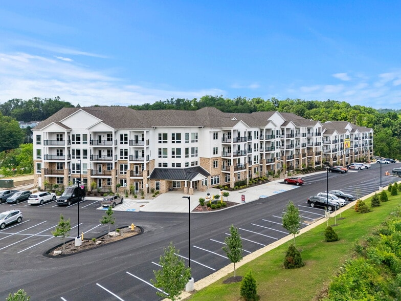 Primary Photo - Monroe Pointe