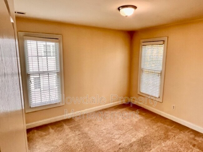 Building Photo - 121 Orianna Dr