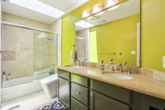 Building Photo - 3745 Deer Trail Ct