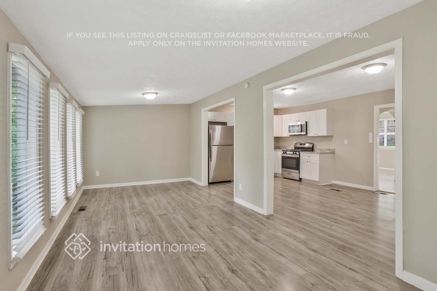 Building Photo - 2300 Pebble Rock W