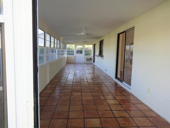 Building Photo - 13868 Cocoanut Ave