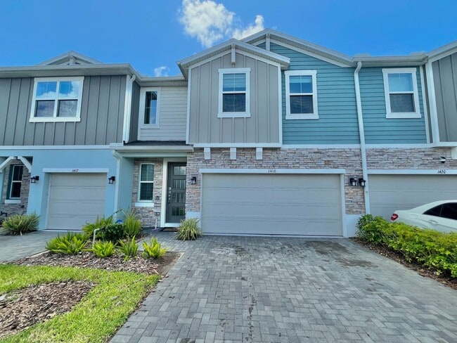 Primary Photo - Beautiful 3 Bed, 2.5 Bath Townhome in Mode...