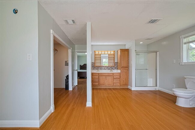 Building Photo - 1833 Hillhouse Rd