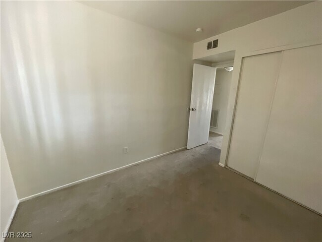 Building Photo - 4380 N Vornsand Dr