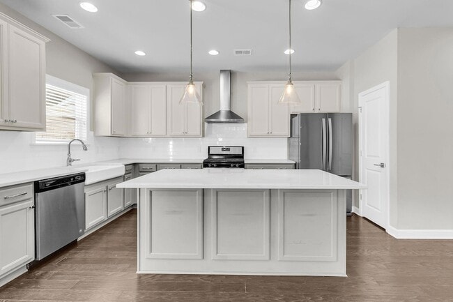 Building Photo - 1624 Shady Pine Rd