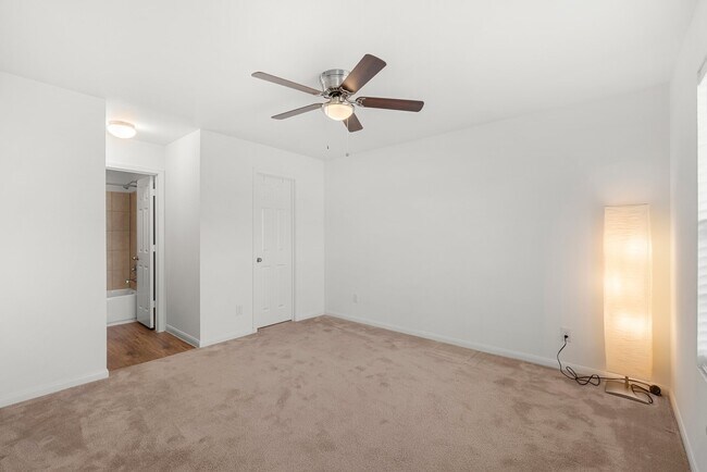 Building Photo - 2750 Holly Hall St