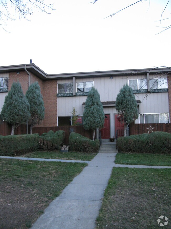 Building Photo - 2806 Eaton St