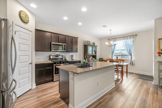Building Photo - Furnished in Pflugerville!