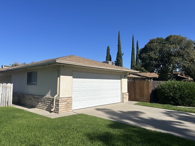 Building Photo - 3000 Keller St