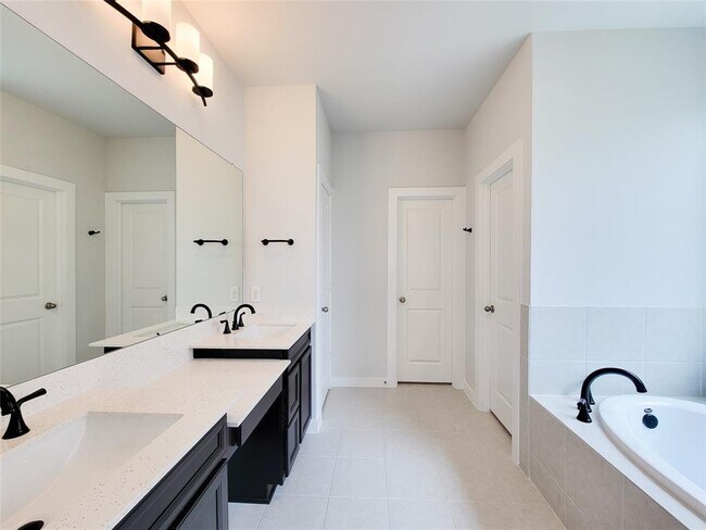 Building Photo - 18206 Summerland Lk Wy