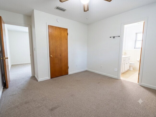 Building Photo - 3105 Woodmore Ln NW