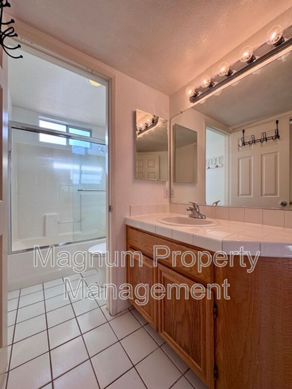 Building Photo - 40475 Crystal Aire Ct