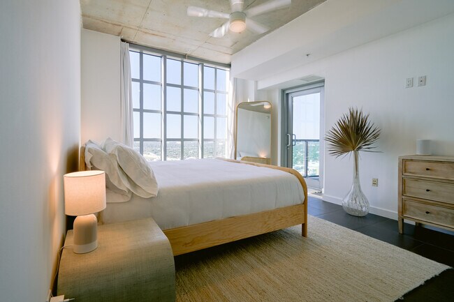 Master Bedroom - with King Bed, Balcony Access and Ensuite - 3301 NE 1st Ave