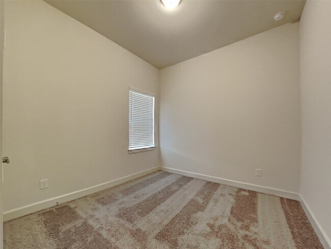 Building Photo - 15170 London Gavroche Ln