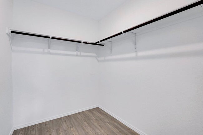 Building Photo - ***APPLICATION CURRENTLY UNDER REVIEW***MO...