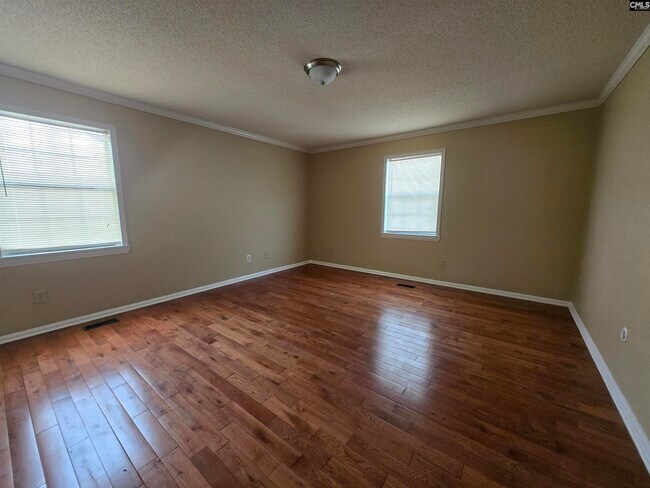 Building Photo - 208 Sagamare Rd