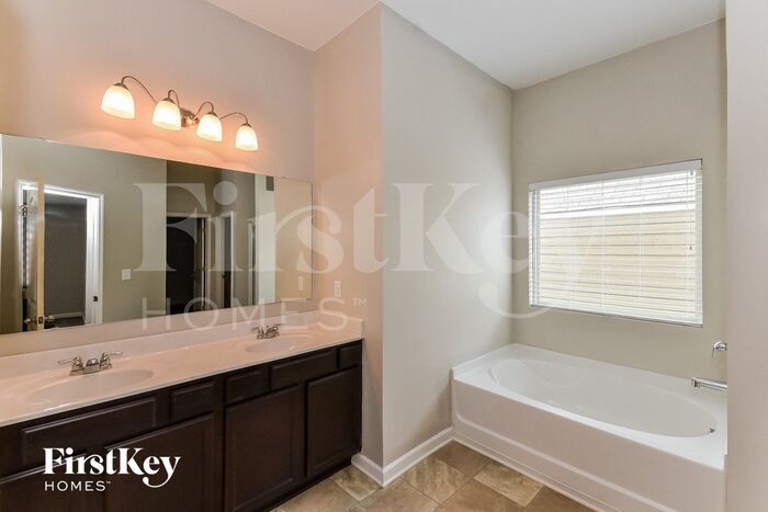 Building Photo - 584 Dasheill Ln