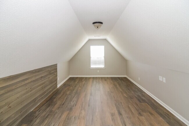 Building Photo - 8331 Grayce Dr