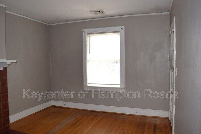 Building Photo - 4809 Colonial Ave