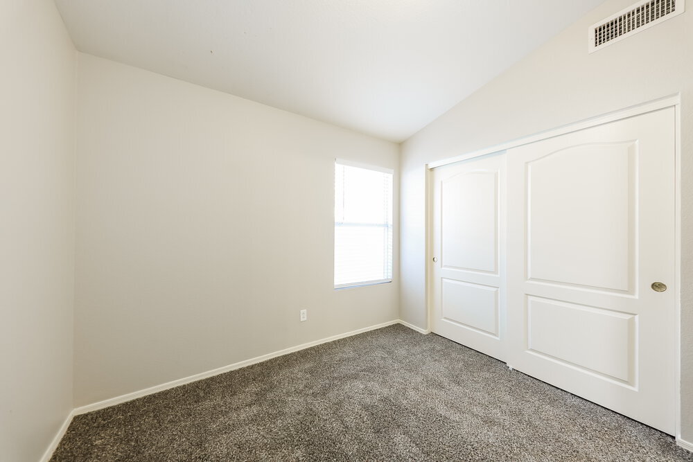Building Photo - 9631 W Clara Ln