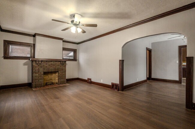 Building Photo - 3394-3396 W 54th St