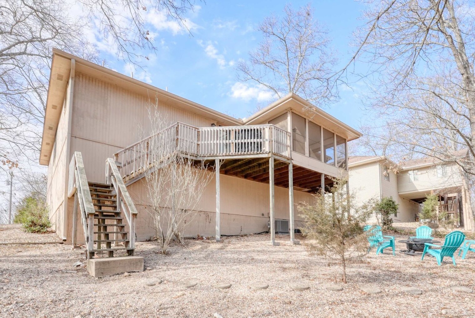 Building Photo - 15 Farnham Dr