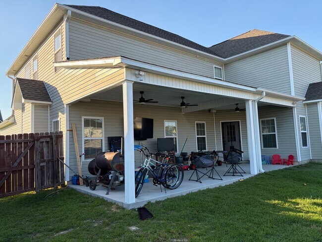 Building Photo - 4 Bedroom 2.5 Bath unfurnished home in Nautical Reach Neighborhood